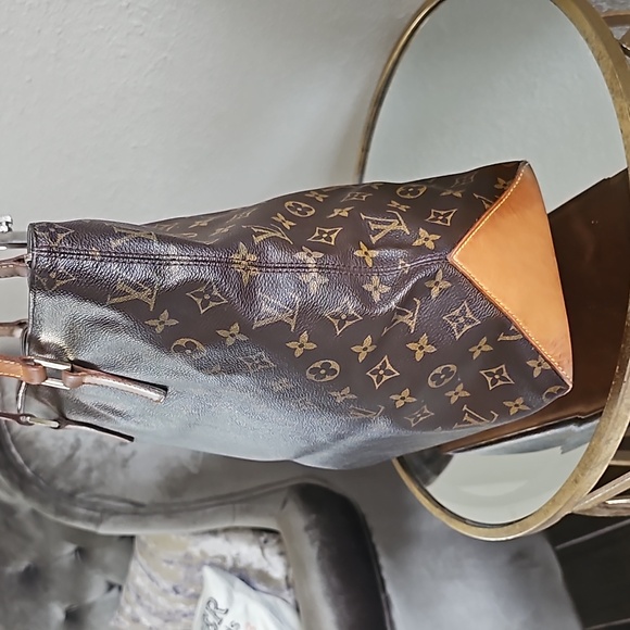 Authentic Louis Vuitton Cabas Mezzo (pre-owned) - Picture 12 of 17